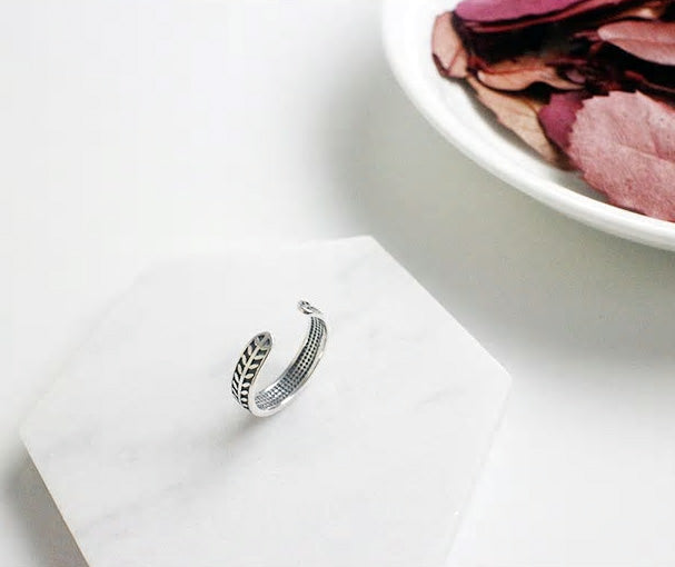 Sterling Silver Vintage Carved Olive Leaves Adjustable Hypoallergenic Ring