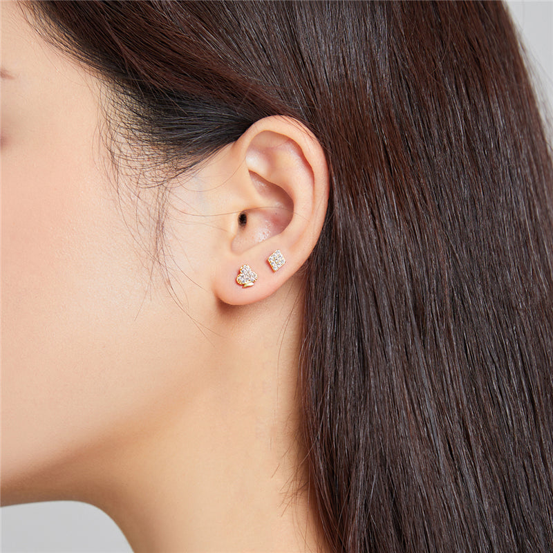 Sterling Silver Card Player Lover Stud Hypoallergenic Earrings (Single)