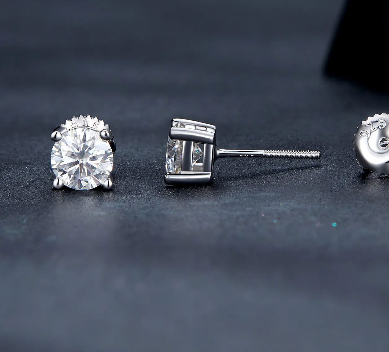 Sterling Silver Luxury Round 0.5ct-1.0ct Moissanite Screw Stud Hypoallergenic Earrings