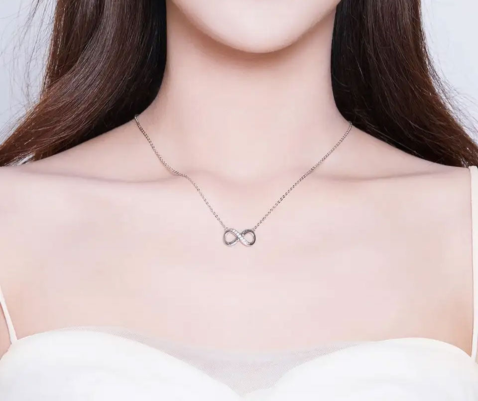 Sterling Silver 'Family Forever' Infinity Hypoallergenic Necklace