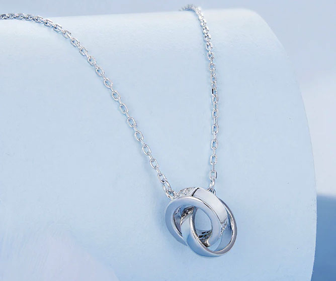 Sterling Silver Interlocked Double Circle Hypoallergenic Necklace